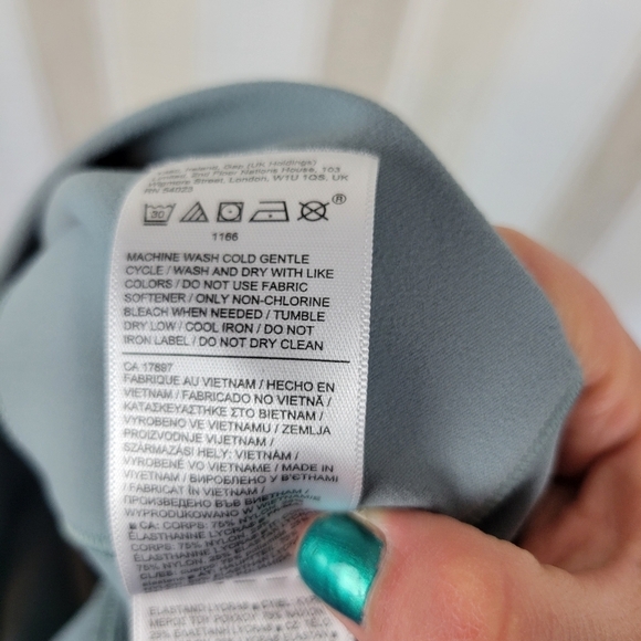 Athleta Salutation Stash Pocket 2 7/8‎ Tights Leggings Seafoam Green Size Small - Picture 8 of 13